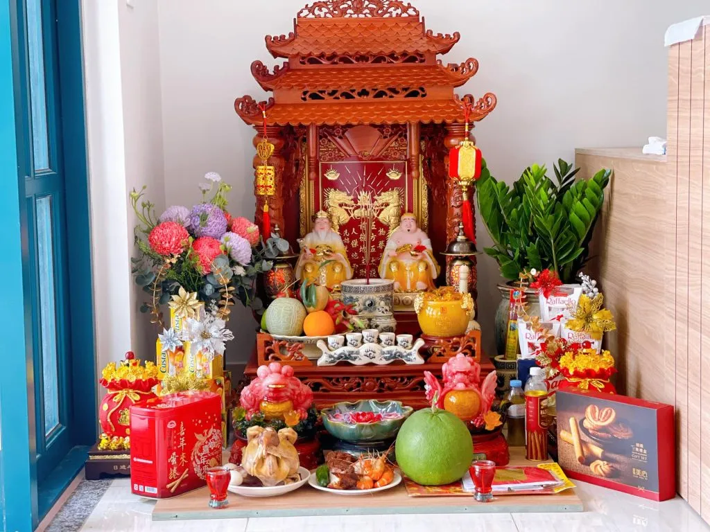 Việc cần làm khi về nhà mới - Cúng thổ địa thần tài
